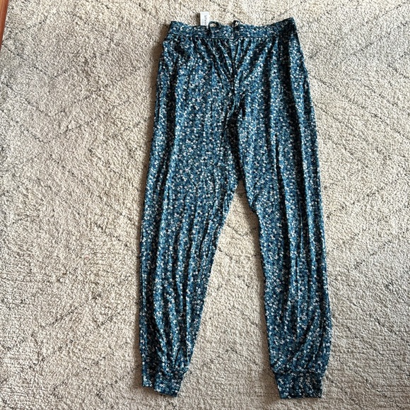 NWT La Vie En Rose Soft Jersey PJ Jogger Lounge Pants Small - Picture 4 of 5